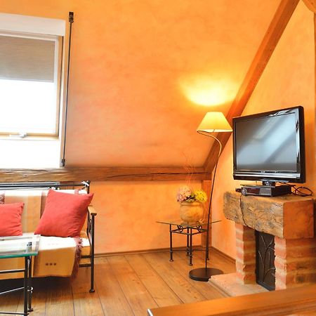 Hotel Via Ironia Високе-Мито Экстерьер фото
