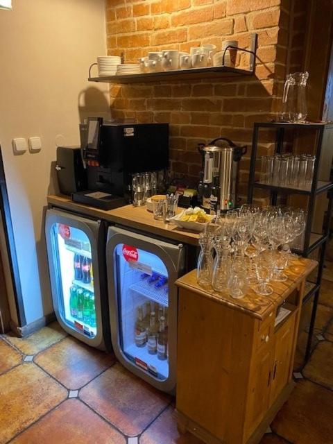 Hotel Via Ironia Високе-Мито Экстерьер фото