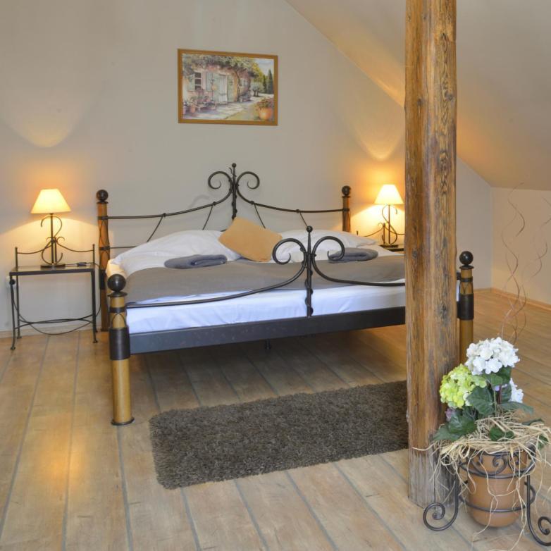 Hotel Via Ironia Високе-Мито Экстерьер фото