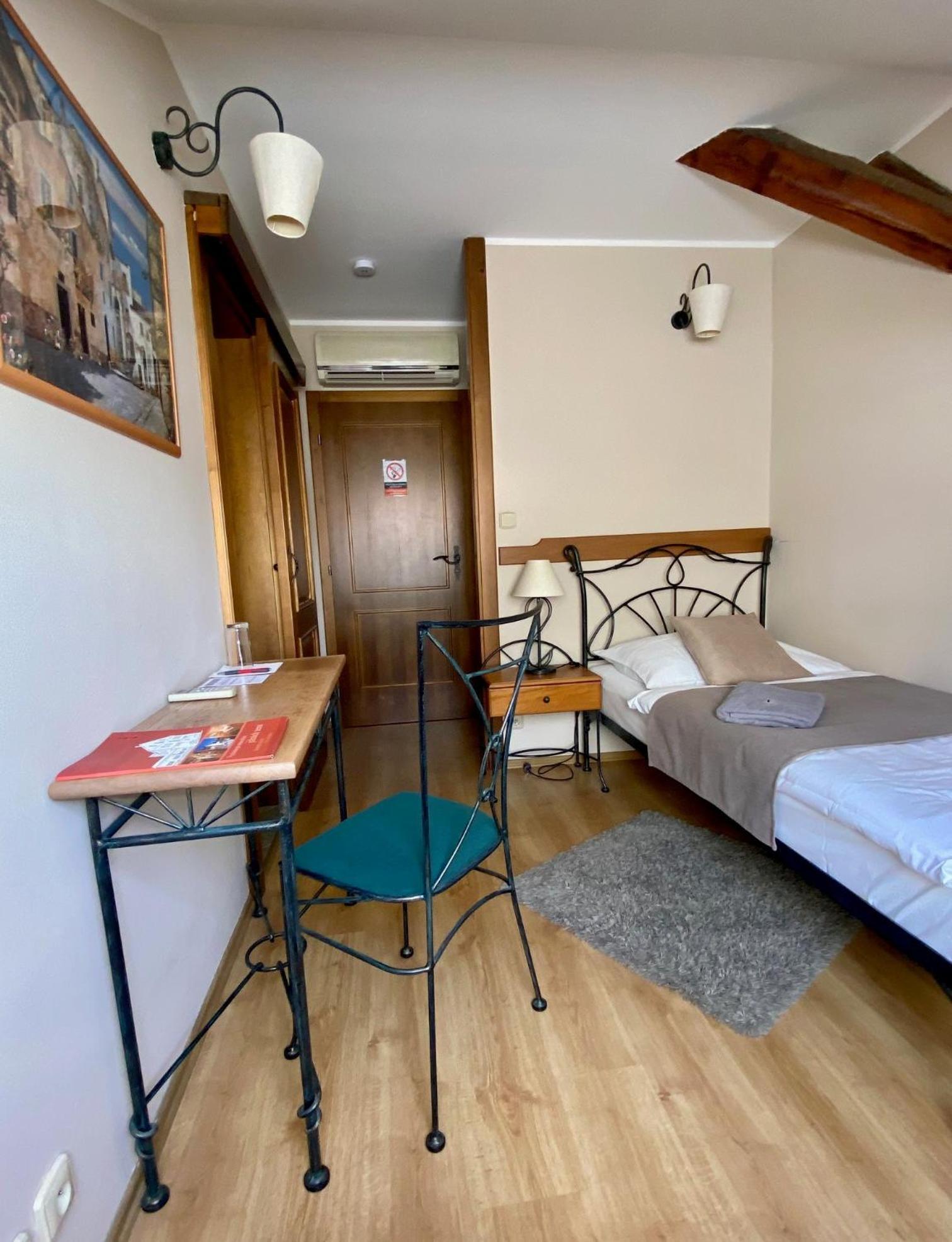 Hotel Via Ironia Високе-Мито Экстерьер фото
