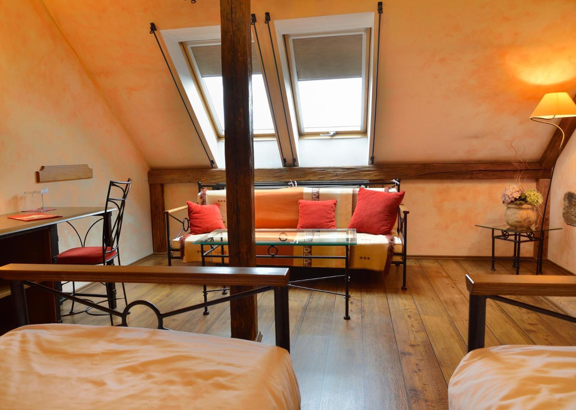 Hotel Via Ironia Високе-Мито Экстерьер фото