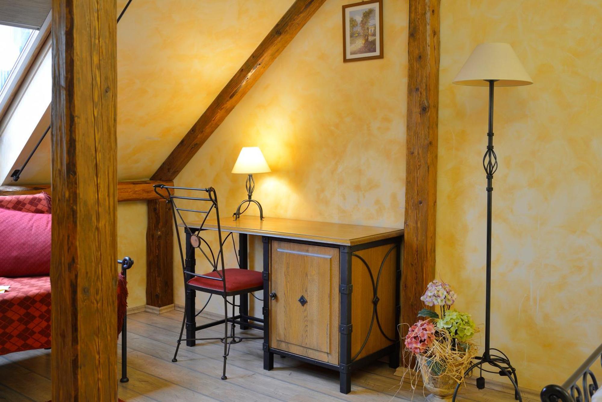 Hotel Via Ironia Високе-Мито Экстерьер фото